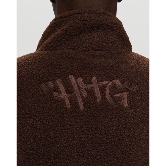 Honor The Gift Script Sherpa Pullover Brown HTG230361 Size L (Oversized Fit) - Picture 3 of 14